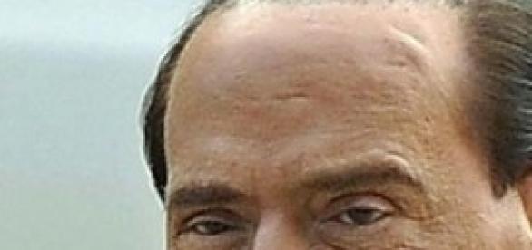 Silvio Berlusconi: sì alla sua decadenza Silvio Berlusconi: sì alla sua decadenza