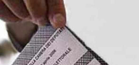 Il Governo avvicina i cittadini al voto. Il Governo avvicina i cittadini al voto.