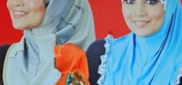 Donne islamiche e suore Donne islamiche e suore