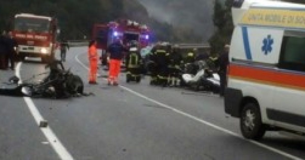 Tragico Incidente In Calabria 6 Morti In Un Frontale A Cinquefrondi