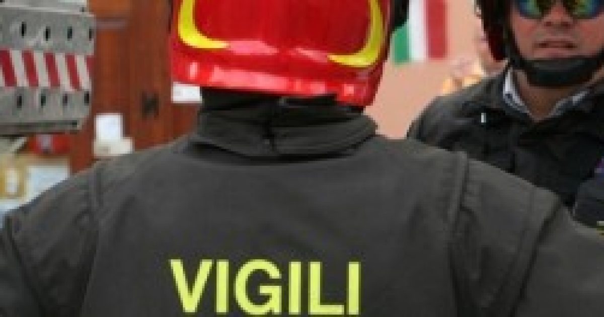 Paura A Roma Esplode Palazzo In Via Tuscolana 3 Feriti Grave Una Ragazza