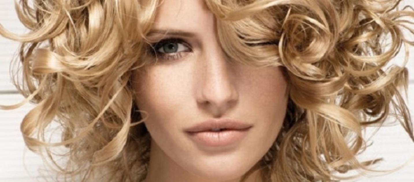 Vitamine di gruppo in per crescita di capelli in maschere
