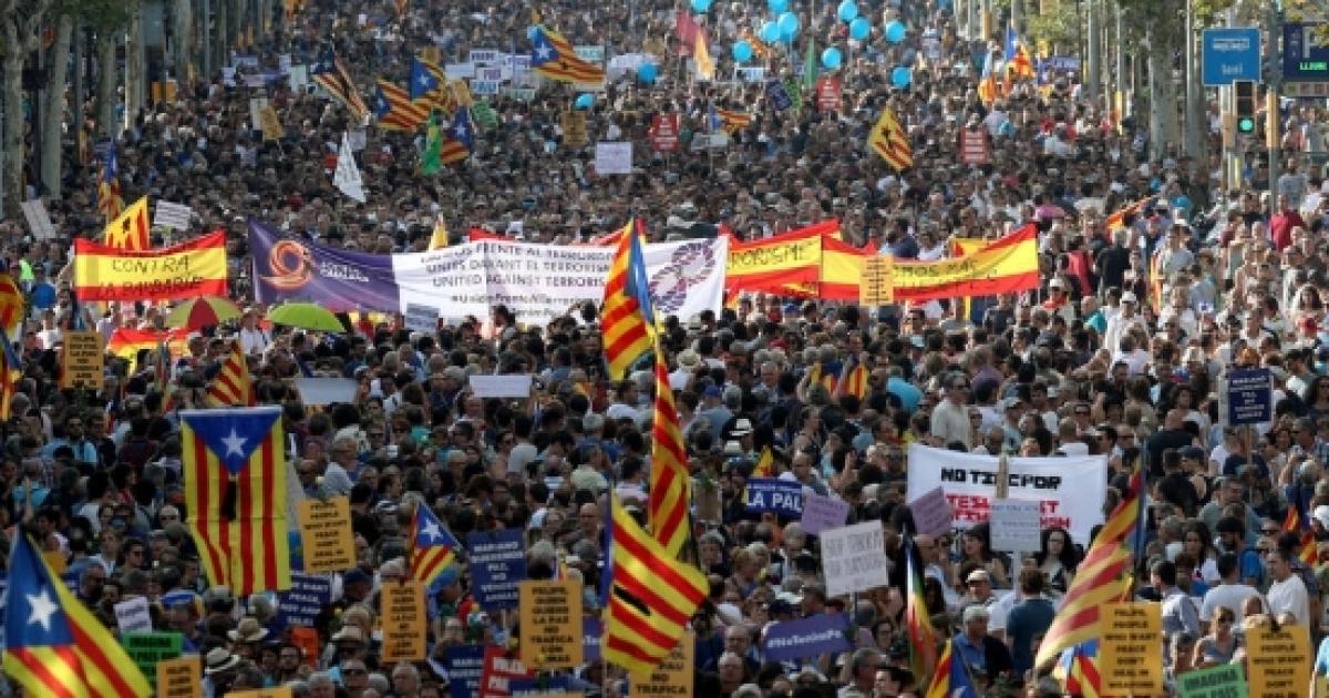 Masiva Manifestaci N En Barcelona