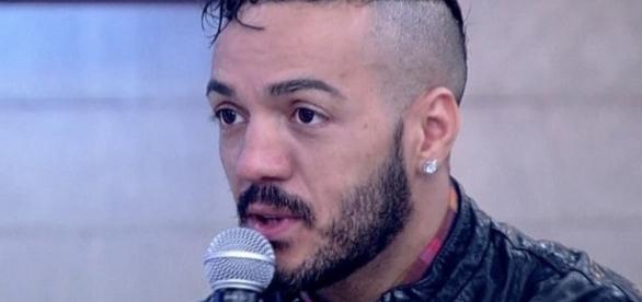 Resultado de imagem para cantor belo