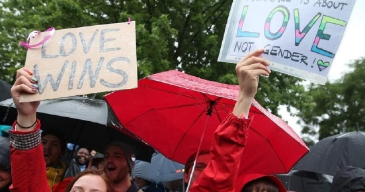 After Merkel U Turn Germany Approves Same Sex Marriage