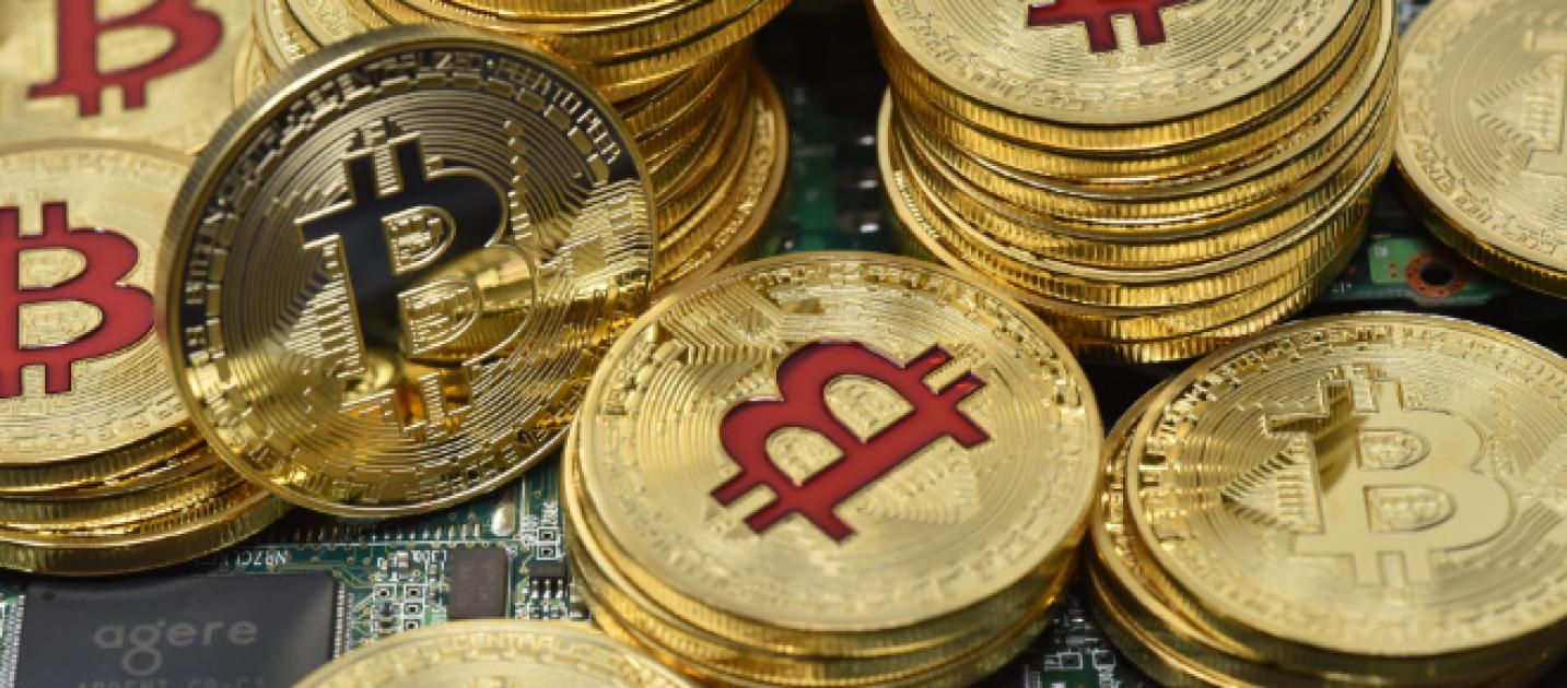 Bitcoin, prezzo in discesa perchè aumenta la regolamentazione?