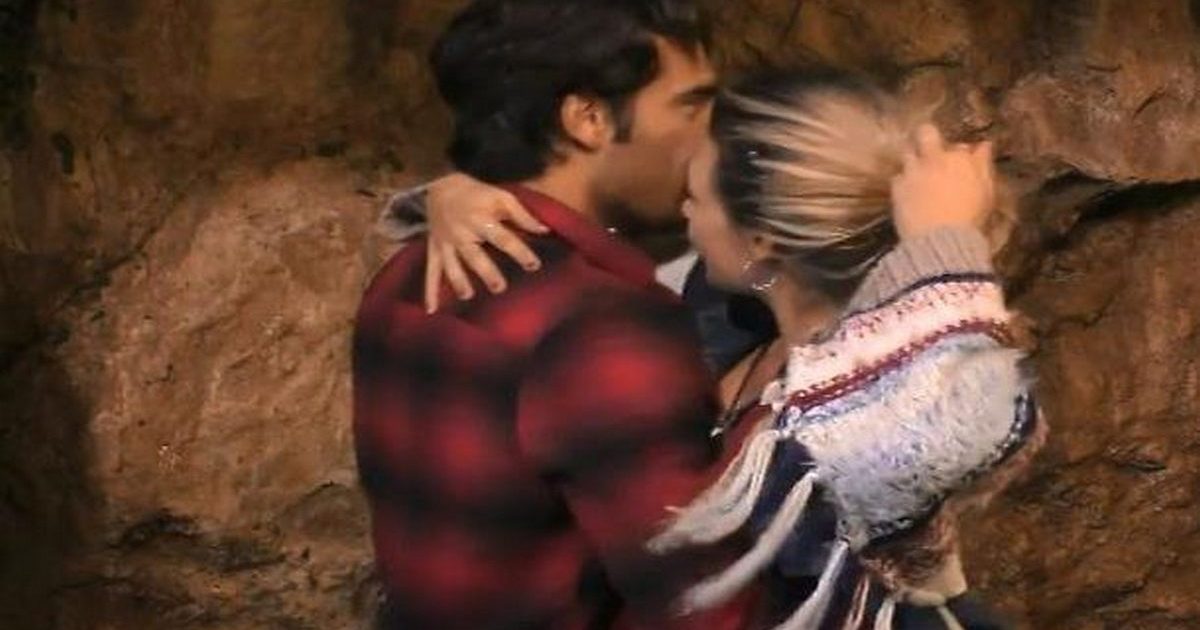 Gfvip Stefano E Benedetta Coccole Nelle Notte Le Urla Fuori Dalla