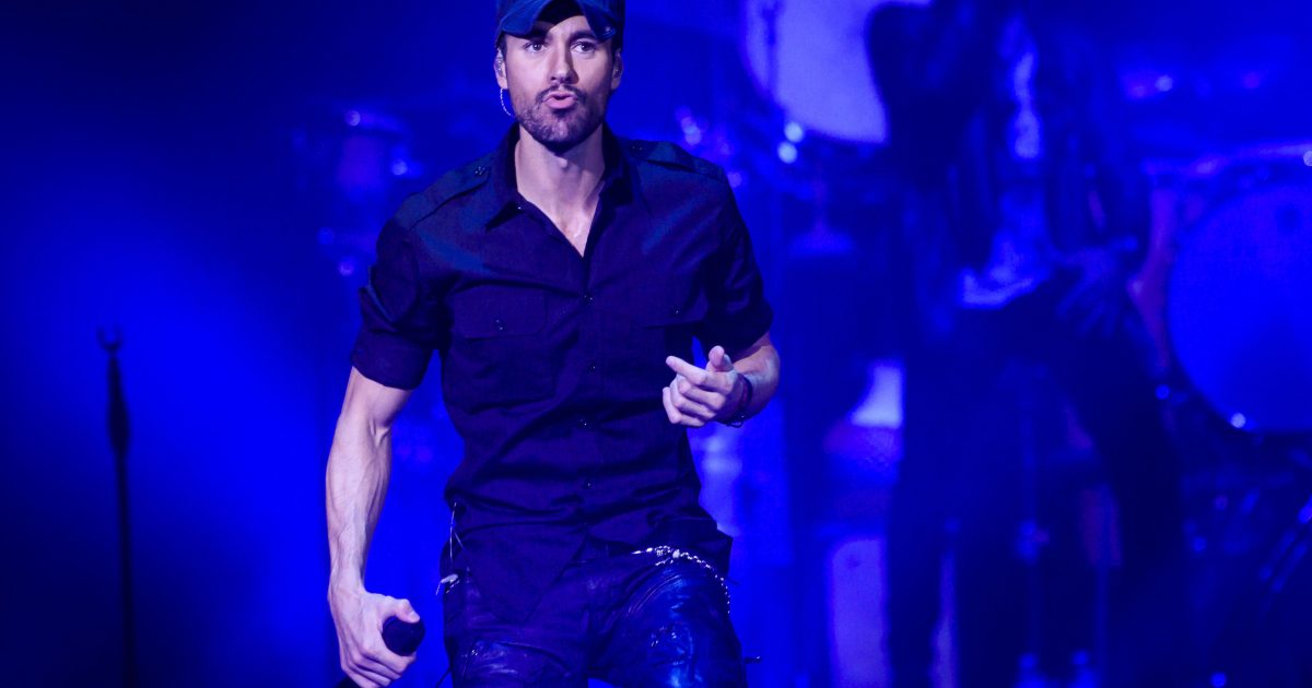 Enrique Iglesias Regresa A Los Escenarios Espa Oles El De Diciembre