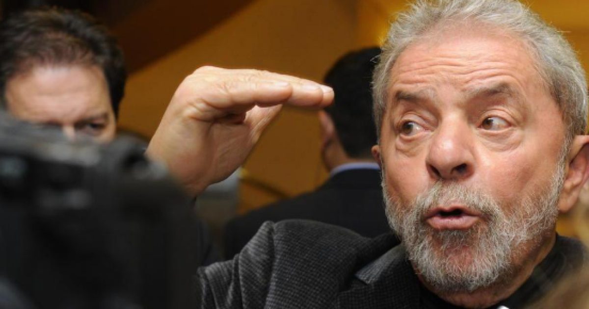 Num gesto misterioso Tribunal adia julgamento de Lula após pedido da