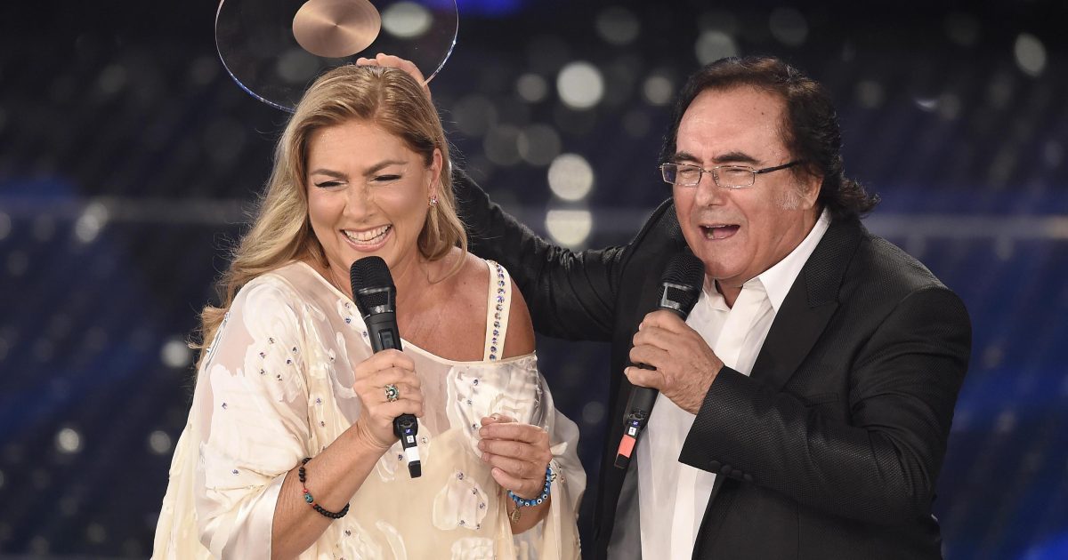 Al Bano E Romina A Passi Nel Sole Si Prendono Per Mano E Fanno