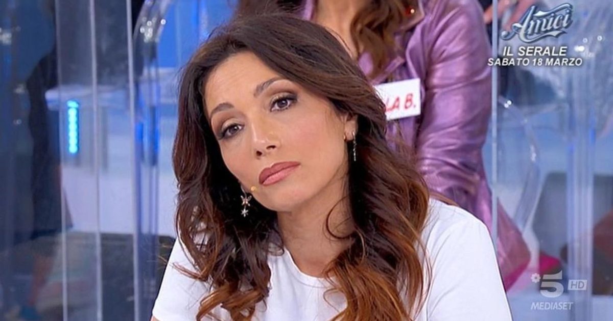 Uomini E Donne Maria Caccia Via Desdemona La Dama Ha Ingannato La