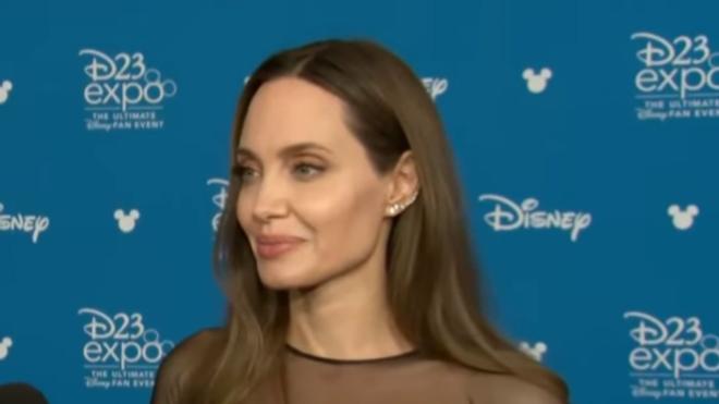 Angelina Jolie - Gêmeos