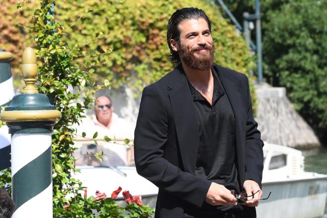 Can Yaman user&agrave; i social, ma non sar&agrave; un influencer