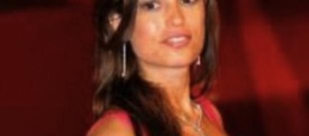 Sara Tommasi querela l'uomo che si spaccia per lei Sara Tommasi querela l'uomo che si spaccia per lei