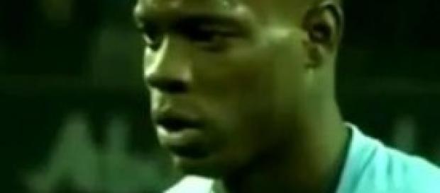 Mario Balotelli con la maglia dei Citizen Mario Balotelli con la maglia dei Citizen