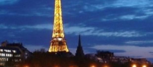 Parigi di notte, preferita dagli italiani Parigi di notte, preferita dagli italiani