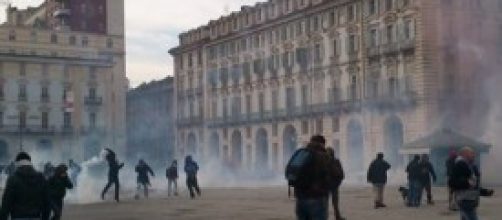 Bombe molotov a Torino, disagio
