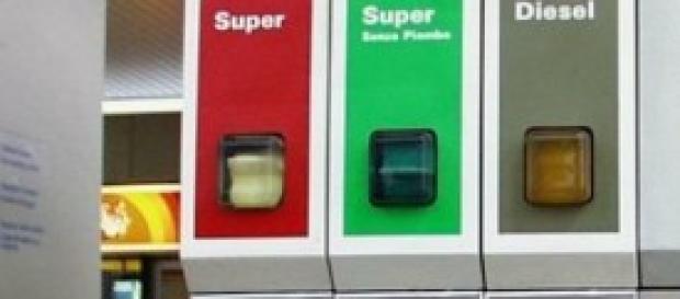 Distributoi di benzina, previsti disagi Distributoi di benzina, previsti disagi