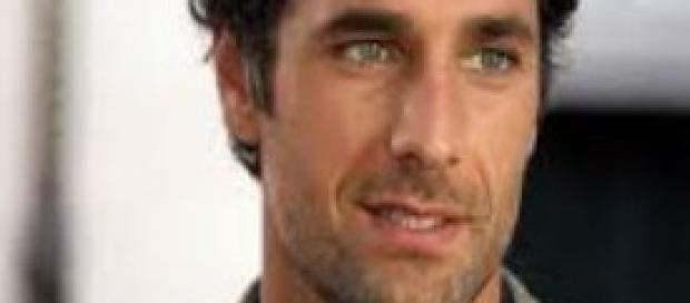 Raoul Bova: primo bacio pubblico con Rocio Raoul Bova: primo bacio pubblico con Rocio