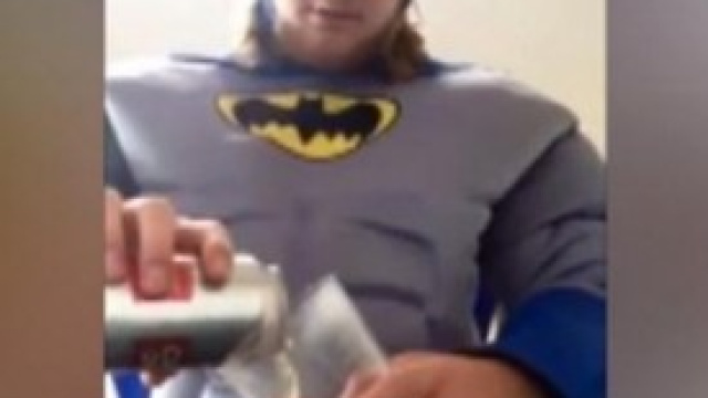 Il neknominate, il drinking game famoso su Fb 