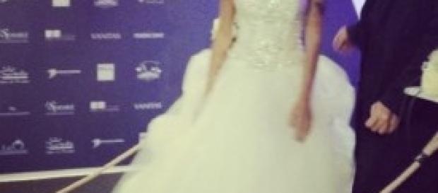 Karina Cascela indossa l'abito da sposa Karina Cascela indossa l'abito da sposa