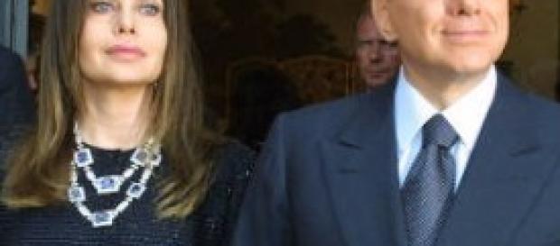 Silvio Berlusconi a breve tornerà single Silvio Berlusconi a breve tornerà single