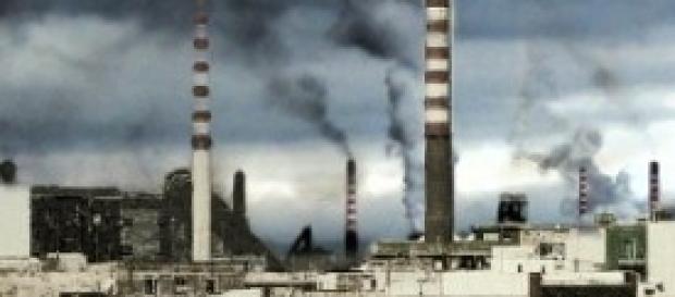 il panorama difronte l'ILVA di Taranto il panorama difronte l'ILVA di Taranto