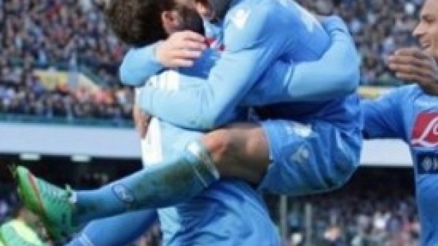 Esultanza con l'assist-man di giornata Higuain