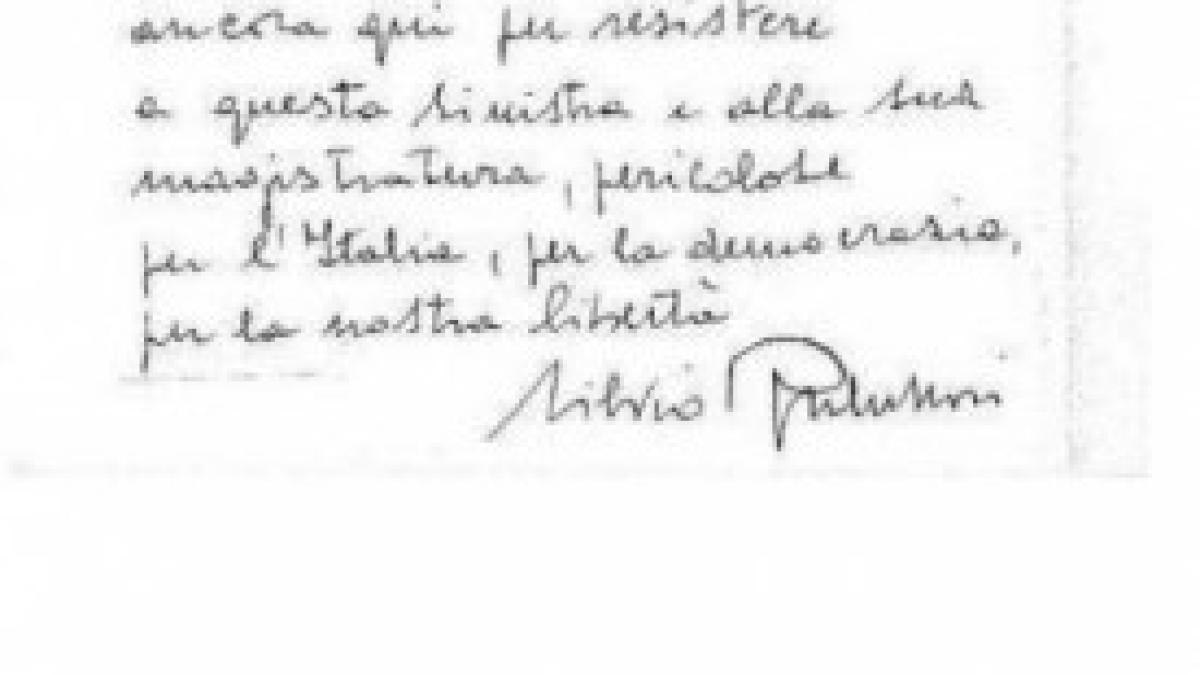 Auguri Di Natale Berlusconi.Scrivono Auguri Al Cavaliere A Casa Arriva Risposta Da 50mila Euro