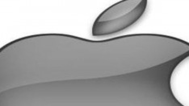 Apple iPhone 6 vs Samsung Galaxy S5.