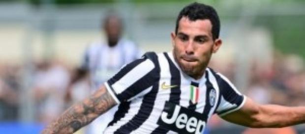 l'attaccante argentino Tevez l'attaccante argentino Tevez