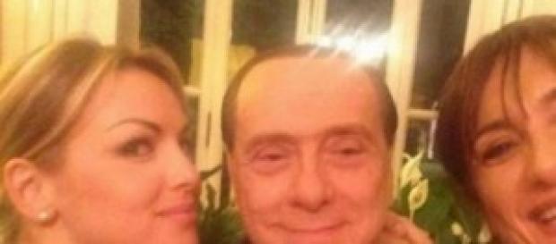 La foto postata su Twitter da Luxuria La foto postata su Twitter da Luxuria