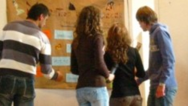 Scuola, si stimano 200 mila domande Ata.