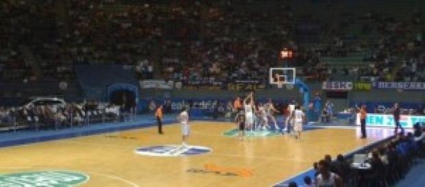 Un partido de baloncesto con cuatro minutos menos. Un partido de baloncesto con cuatro minutos menos.