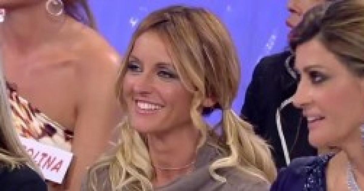 Replica Uomini e donne, puntata di oggi 16 ottobre info dello streaming Video Mediaset