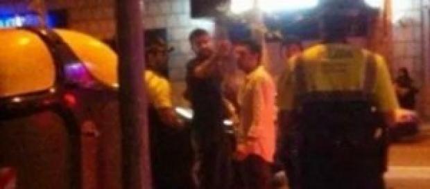 Piqué increpa a un guardia. Foto: La Vanguardia Piqué increpa a un guardia. Foto: La Vanguardia