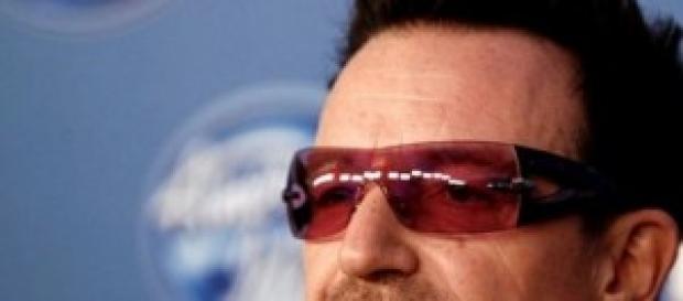 Bono confiesa porque siempre utiliza gafas de sol. Bono confiesa porque siempre utiliza gafas de sol.