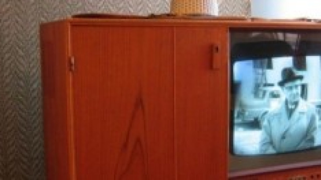 Guida TV programmi stasera 19 ottobre Rai Mediaset