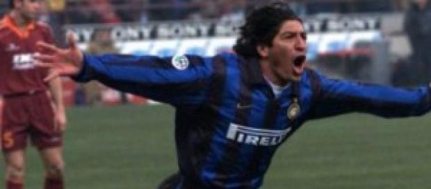 L'attaccante Ivan Zamorano L'attaccante Ivan Zamorano