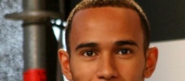 Lewis Hamilton, muy sonriente. Lewis Hamilton, muy sonriente.