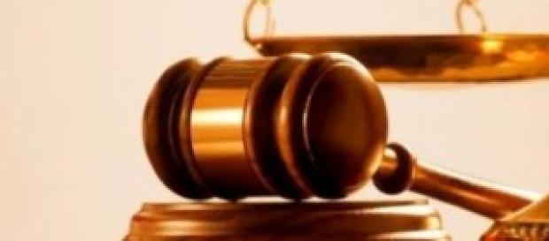 Na balança da justiça/publico-pt Na balança da justiça/publico-pt
