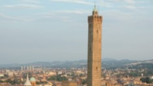 Panoramica della citt&agrave; di Bologna