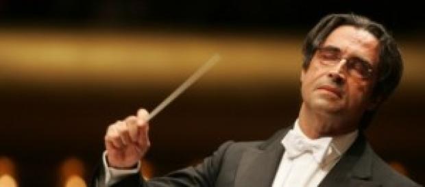 Maestro Nuti dirige Orchestra Napoli Maestro Nuti dirige Orchestra Napoli