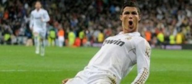 Cristiano Ronaldo celebrando un gol. Cristiano Ronaldo celebrando un gol.