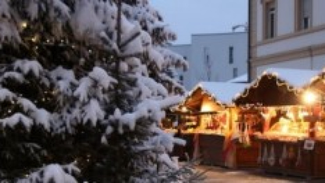 Vista del mercatino di Natale di Brunico 