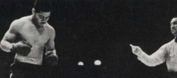 Joe Louis gets vs Max Schmeling: The Rematch Joe Louis gets vs Max Schmeling: The Rematch