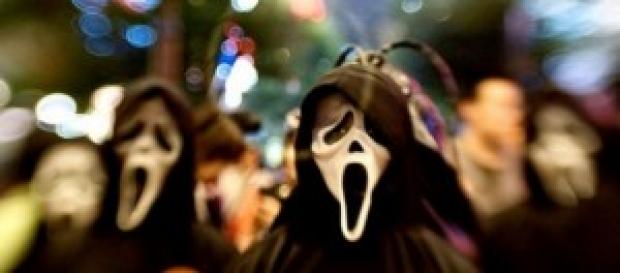 Personas disfrazadas del mítico asesino. Personas disfrazadas del mítico asesino.