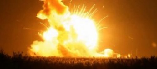  Razzo vettore Antares NASA esplode al lancio