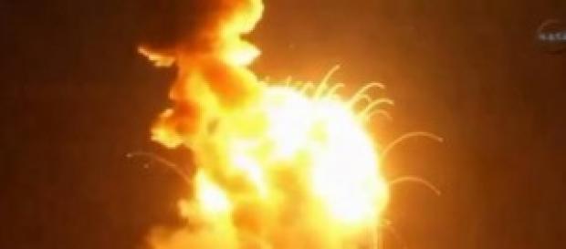 Explosão do foguete (Foto: NASA TV/Divulgação) Explosão do foguete (Foto: NASA TV/Divulgação)