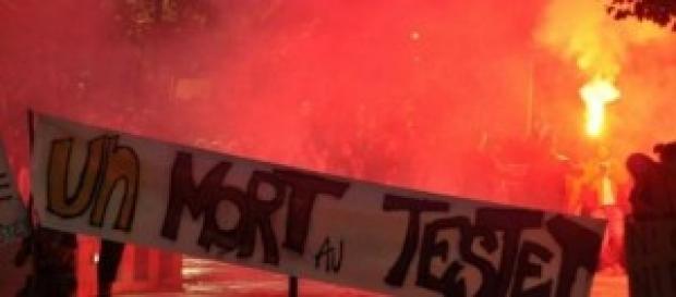Le ciel était rouge de la hargne des hommes. Le ciel était rouge de la hargne des hommes.